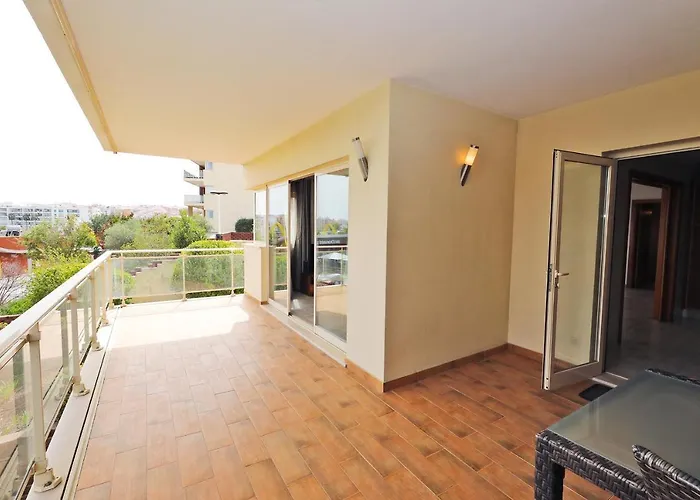 A07 - Lagos Varanda Apartment